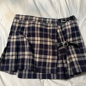 brandy melville plaid skirt